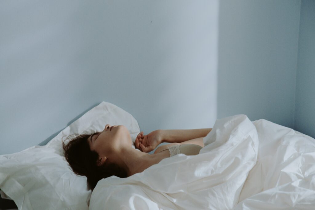 Tuck into our favourite sleep hygiene tips & tricks